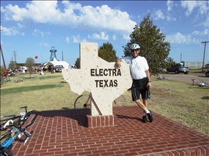 082899 hhh100AUT_0110.jpg